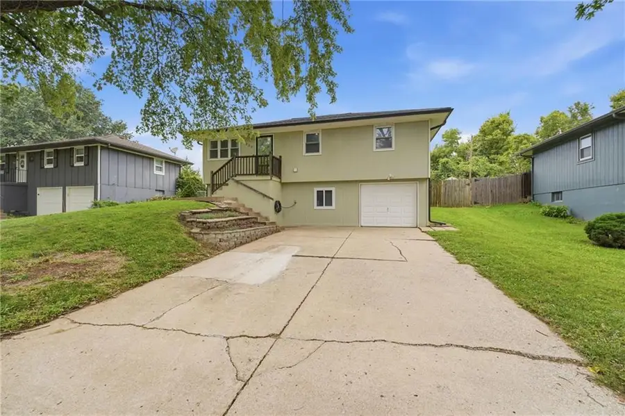 1005 NE Wien Avenue, Blue Springs, MO 64014 - #2