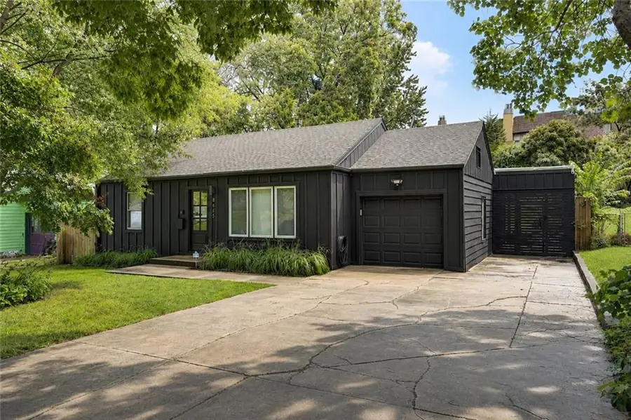 8645 Sleepy Hollow Road, Kansas City, MO 64114 - #2