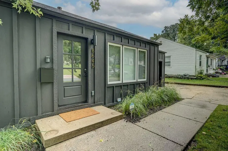 8645 Sleepy Hollow Road, Kansas City, MO 64114 - #3