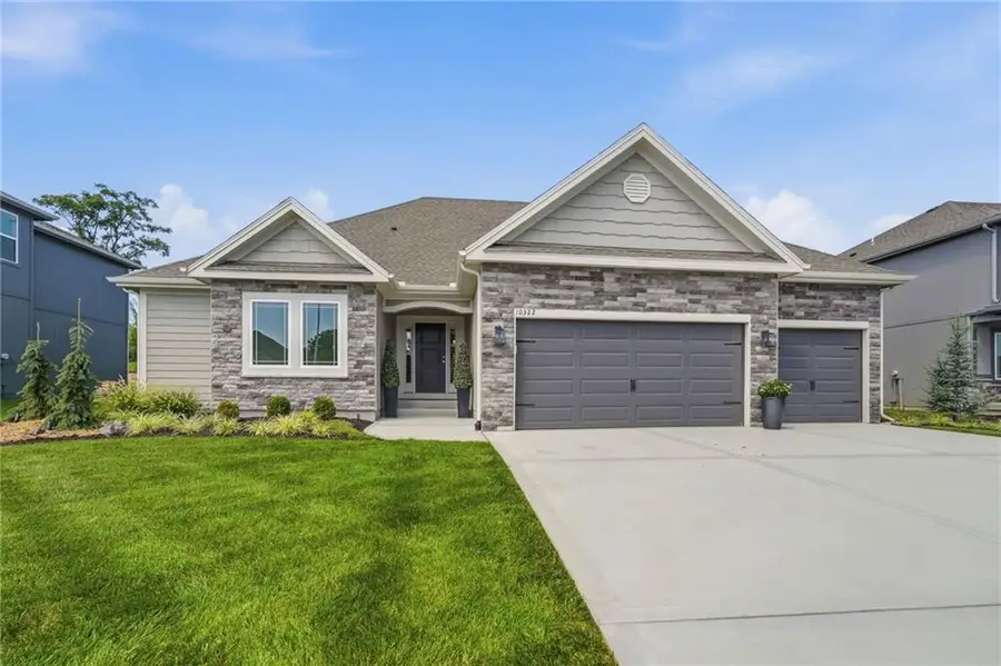 10322 N Winchester Avenue, Kansas City, MO 64156 - #3