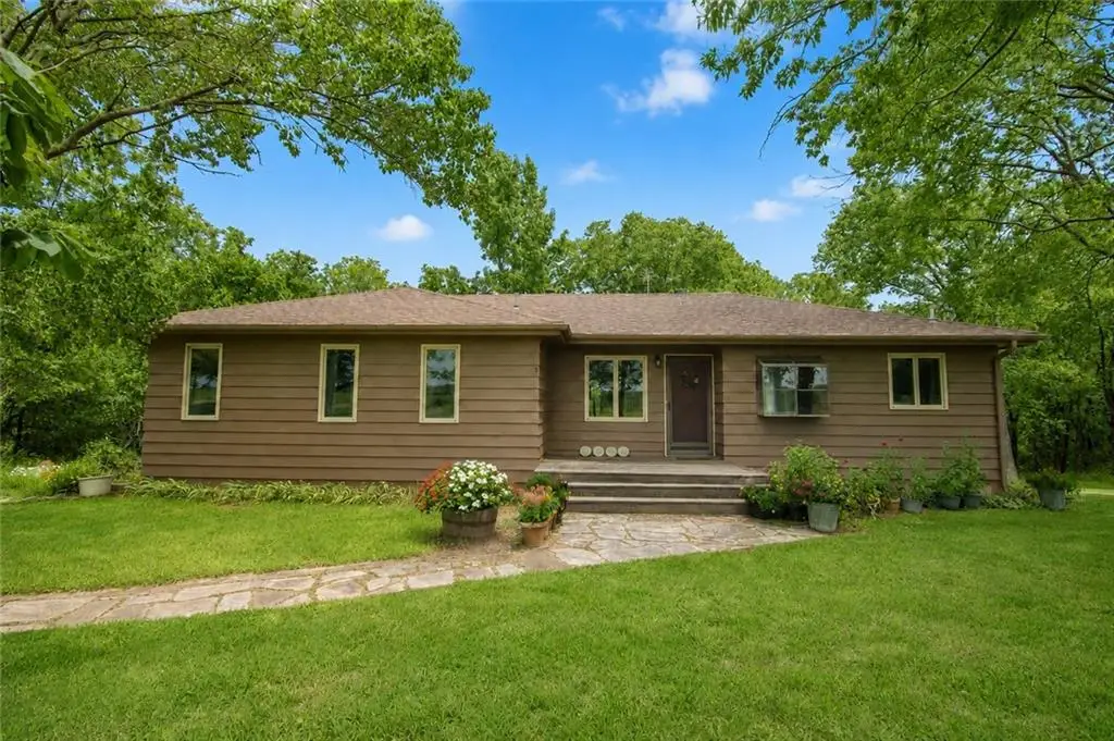566 E 1000 Road, Baldwin City, KS 66006 - #1
