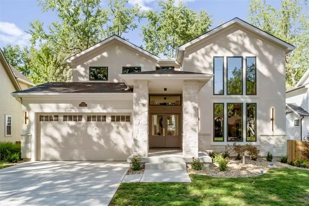5024 W 72nd Street, Prairie Village, KS 66208 - #1