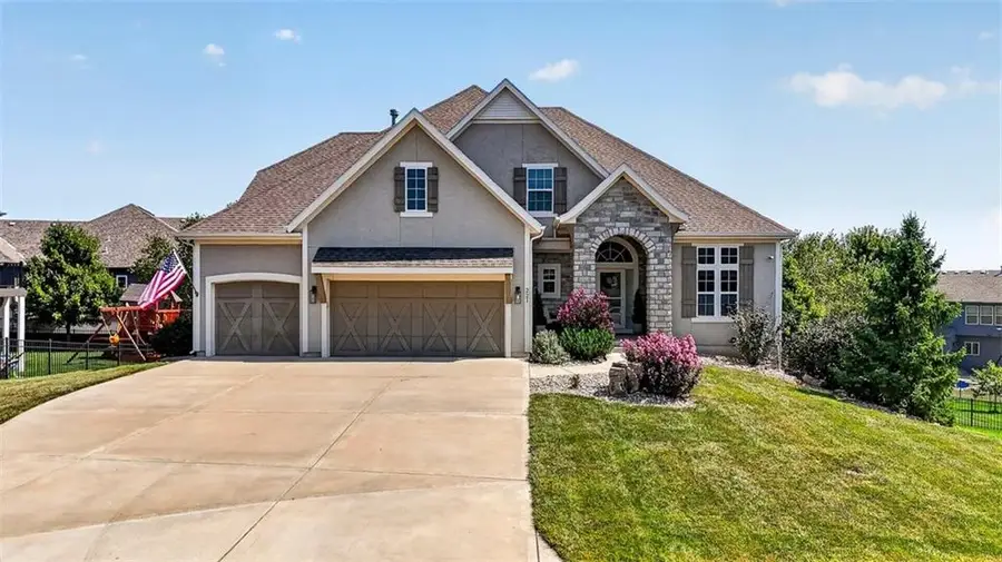 221 SW Roosevelt Ridge, Lees Summit, MO 64081 - #2