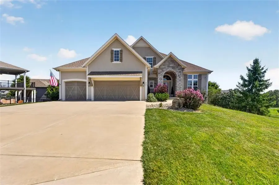221 SW Roosevelt Ridge, Lees Summit, MO 64081 - #3