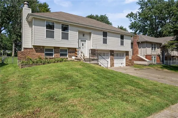 2104 NW 64th Terrace, Kansas City, MO 64151