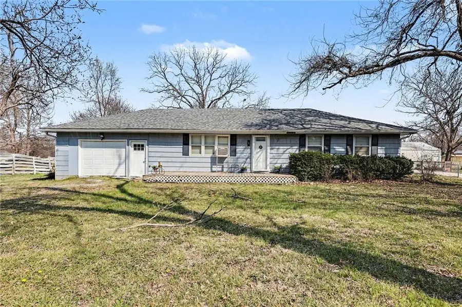 529 N 5 Street, Lacygne, KS 66040 - #2