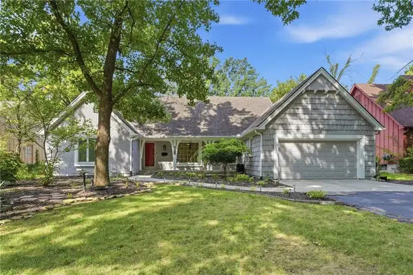 9932 Roe Avenue, Overland Park, KS 66207