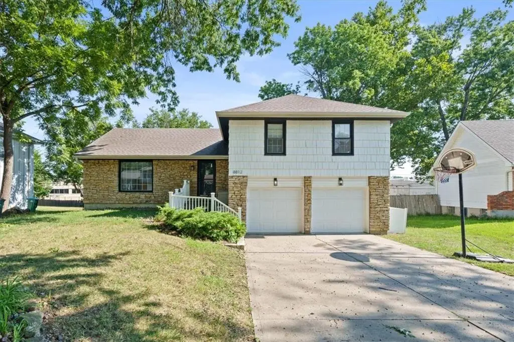 8812 W 95th Terrace, Overland Park, KS 66212 - #1
