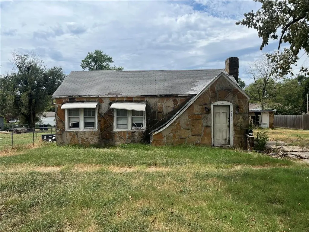 533 S Indiana Avenue, Columbus, KS 66725 - #1