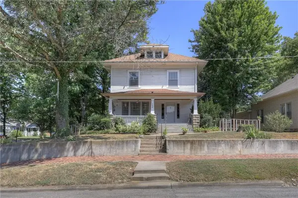 124 W Monroe Street, Pittsburg, KS 66762