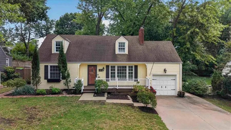 4111 W 74th Terrace, Prairie Village, KS 66210 - #2