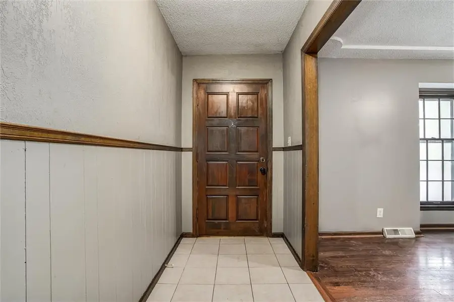 12837 Sycamore Avenue, Grandview, MO 64030 - #3