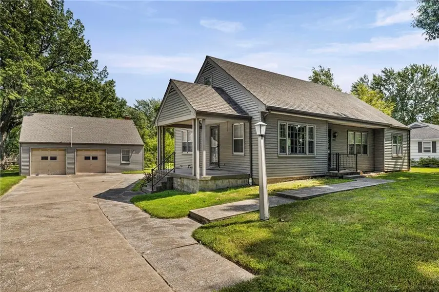 12811 10th Street, Grandview, MO 64030 - #2