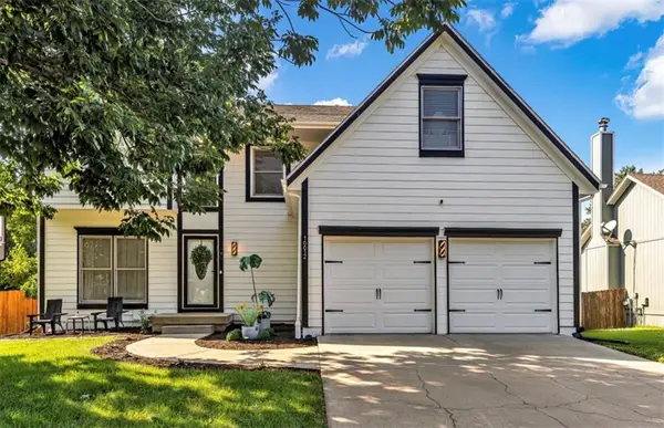 16612 W 154 Street, Olathe, KS 66062