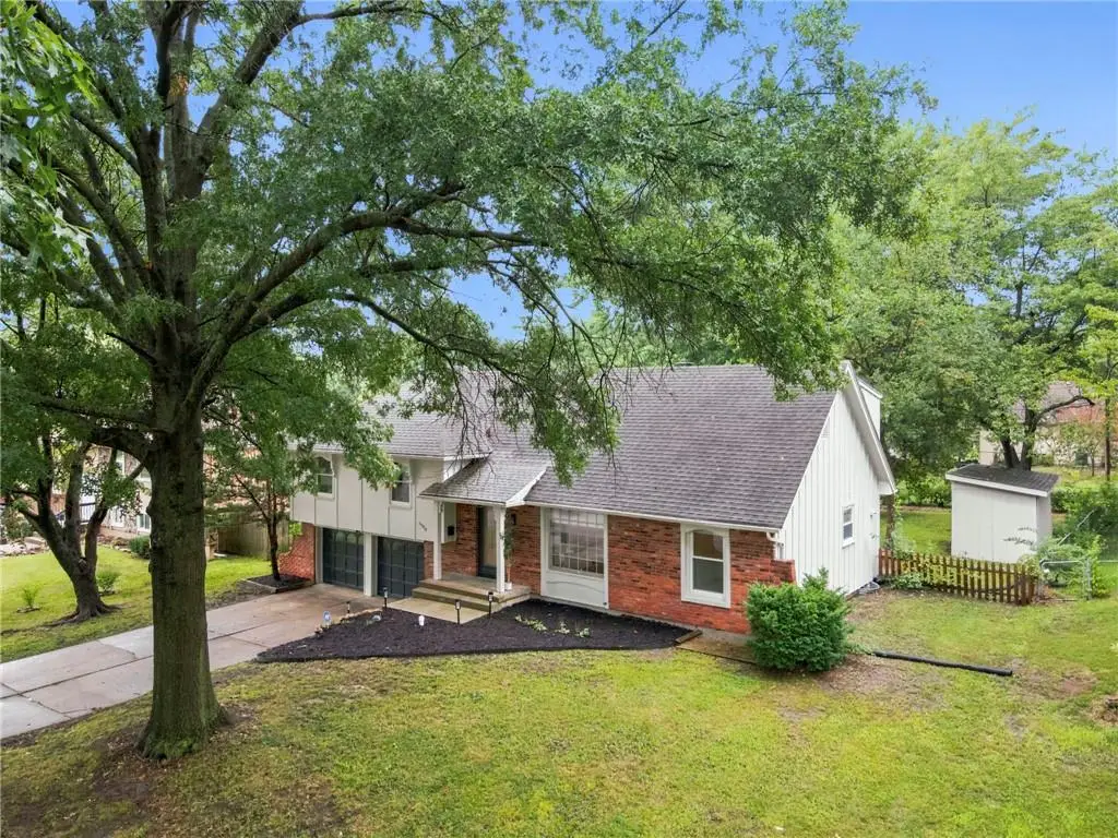 12918 Sycamore Avenue, Grandview, MO 64030 - #1