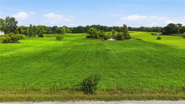 1120 NW 1st Street, Oak Grove, MO 64075
