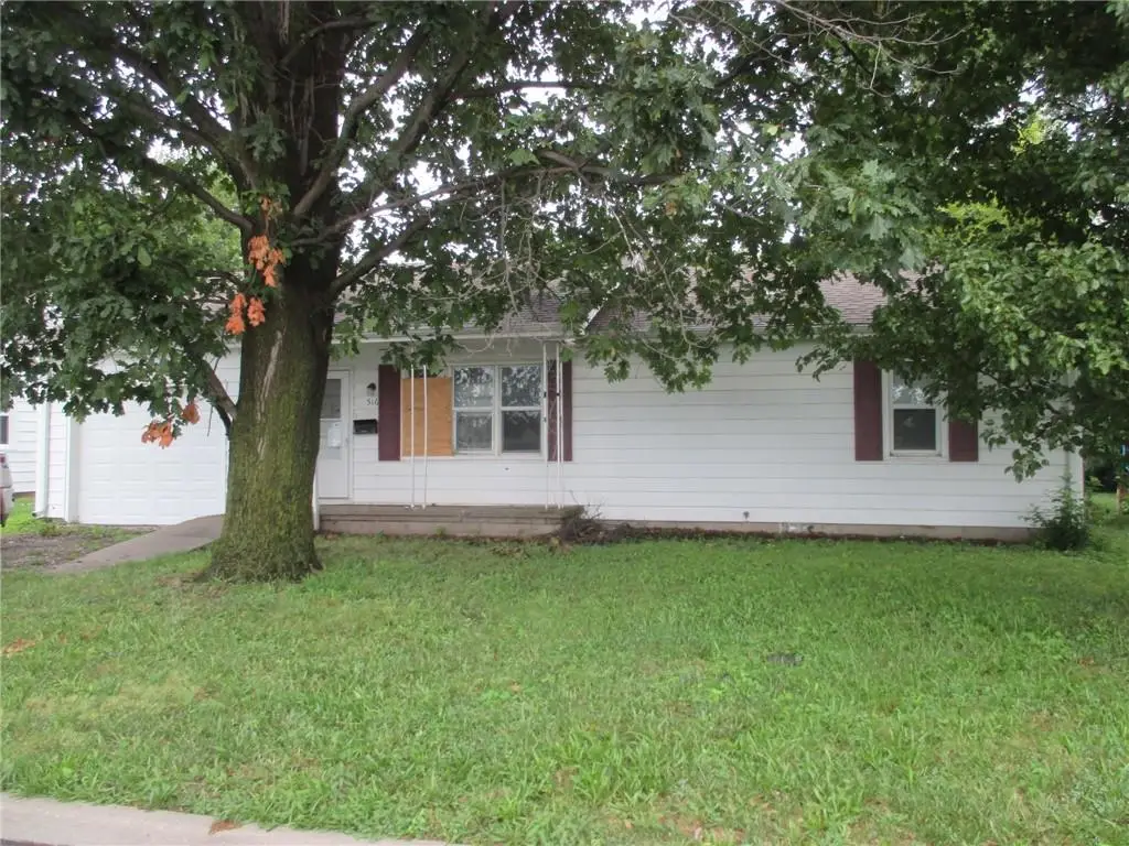 516 Seargent Avenue, Marshall, MO 65340 - #1