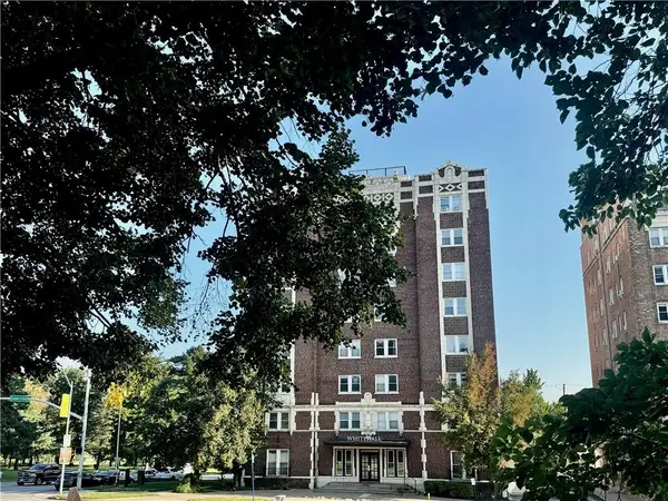 323 E Emanuel Cleaver Ii Boulevard #3E, Kansas City, MO 64112