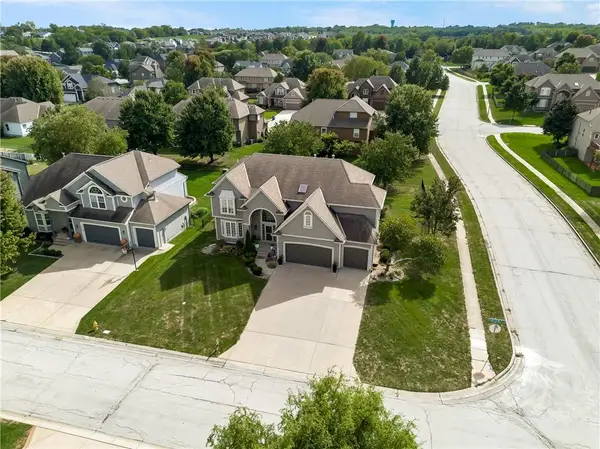 2413 SW Regency Drive, Lee's Summit, MO 64082
