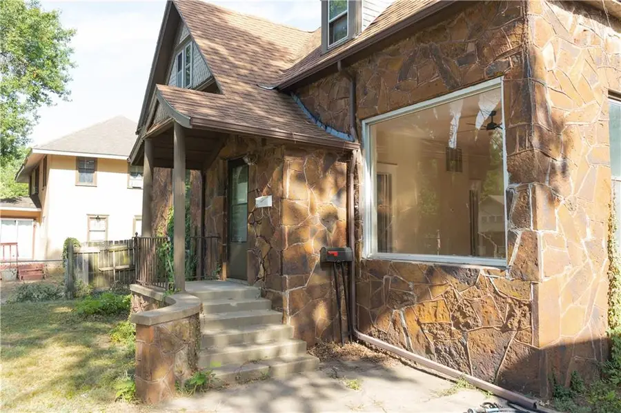1621 Appleton Street, Parsons, KS 67357 - #3