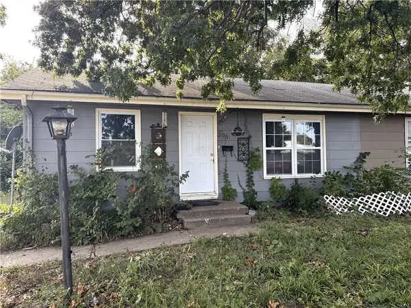 205 N Mahaffie Street, Olathe, KS 66061