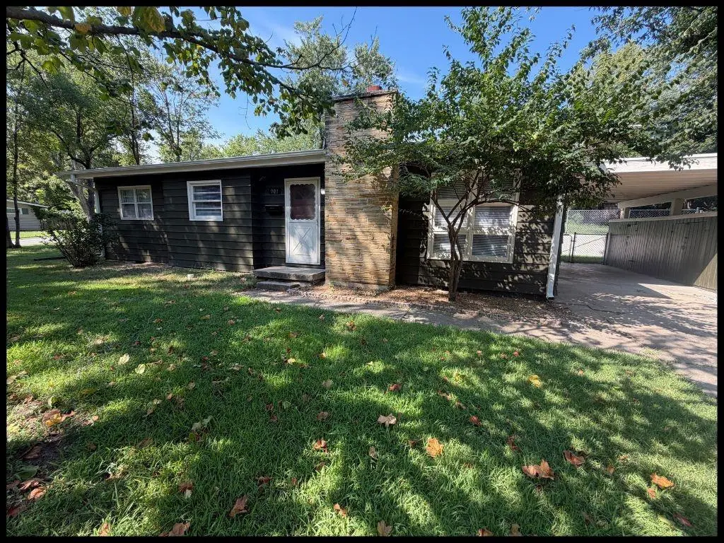 901 Anderson Street, Warrensburg, MO 64093 - #1
