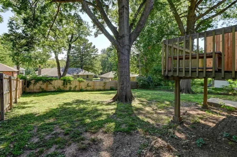3913 S Milton Drive, Independence, MO 64055 - #2
