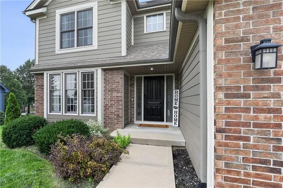 11008 N Farley Avenue, Kansas City, MO 64157 - #2