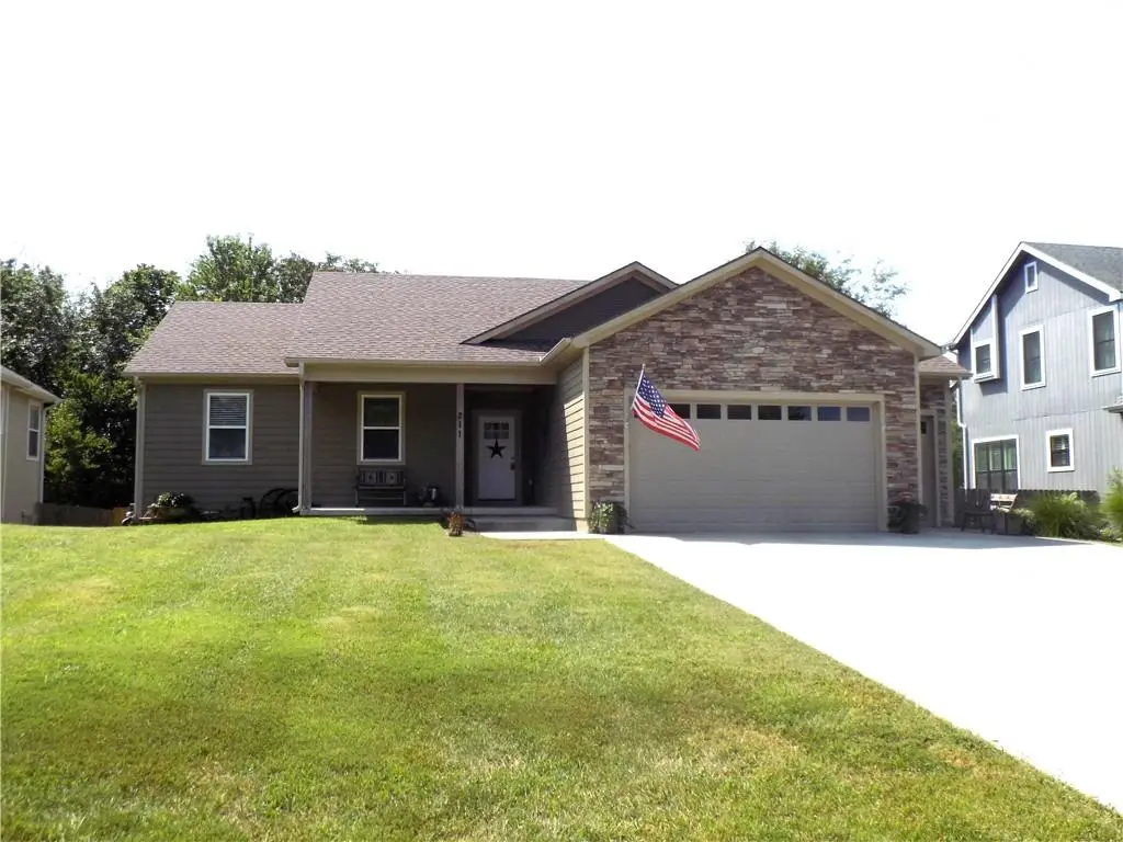 211 Hillside Drive, Baldwin City, KS 66006 - #1