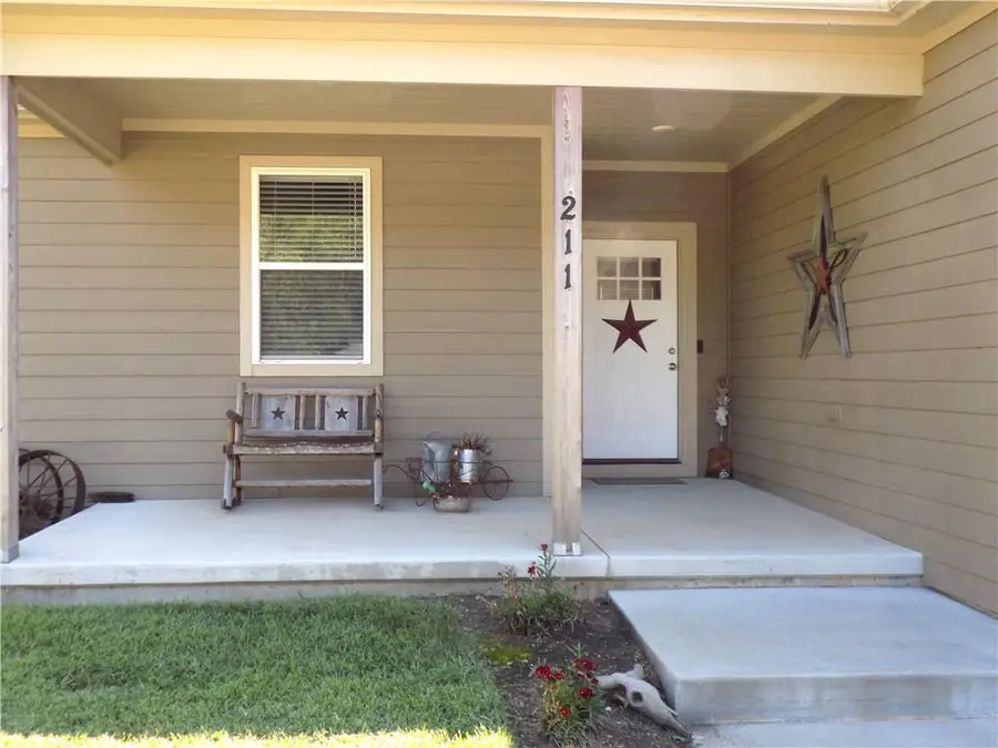 211 Hillside Drive, Baldwin City, KS 66006 - #3