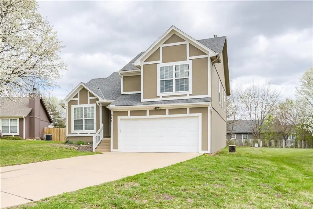944 N Pine Street, Olathe, KS 66061 - #1