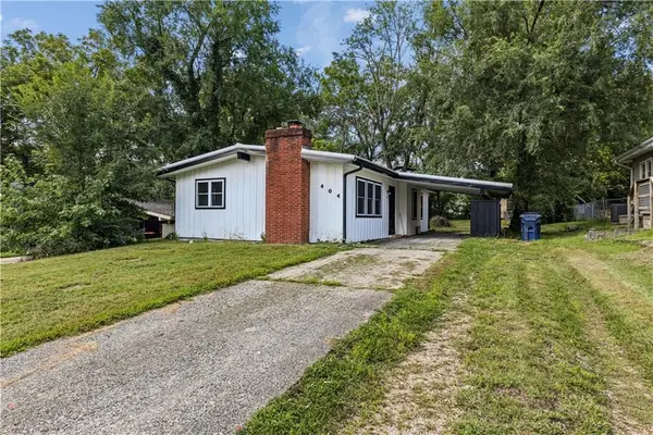 404 8th Street, Warrensburg, MO 64093