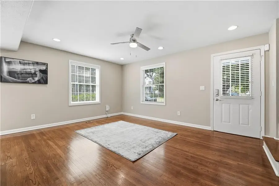 429 E 63rd Terrace, Kansas City, MO 64110 - #3