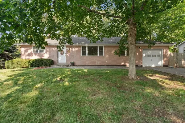 102 Highland Drive, Smithville, MO 64089