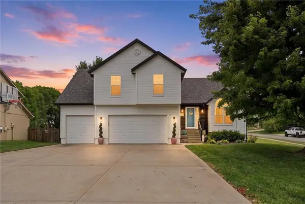 2305 SW Pheasant Trail, Lee's Summit, MO 64082