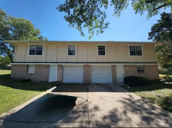 205 NE Westwind Drive, Lee's Summit, MO 64086