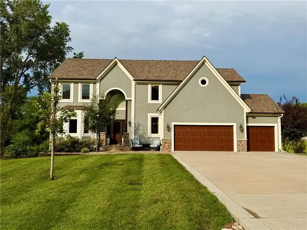 18814 S Greenway Street, Olathe, KS 66062
