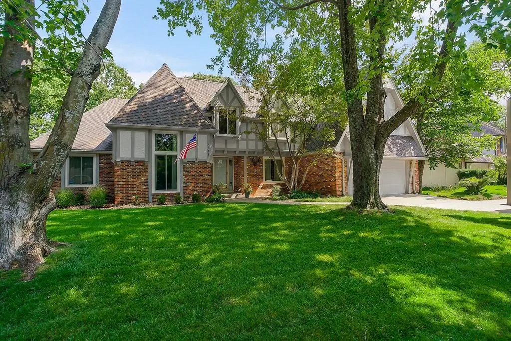 11004 W 120th Terrace, Overland Park, KS 66213 - #1