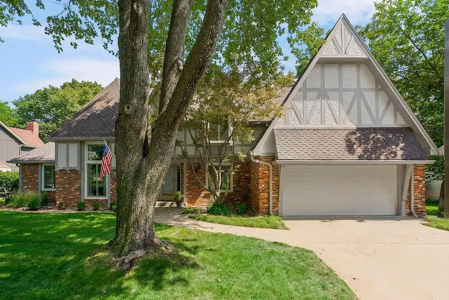 11004 W 120th Terrace, Overland Park, KS 66213 - #2