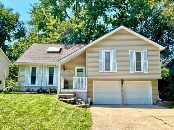 1741 W Normandy Drive, Olathe, KS 66061
