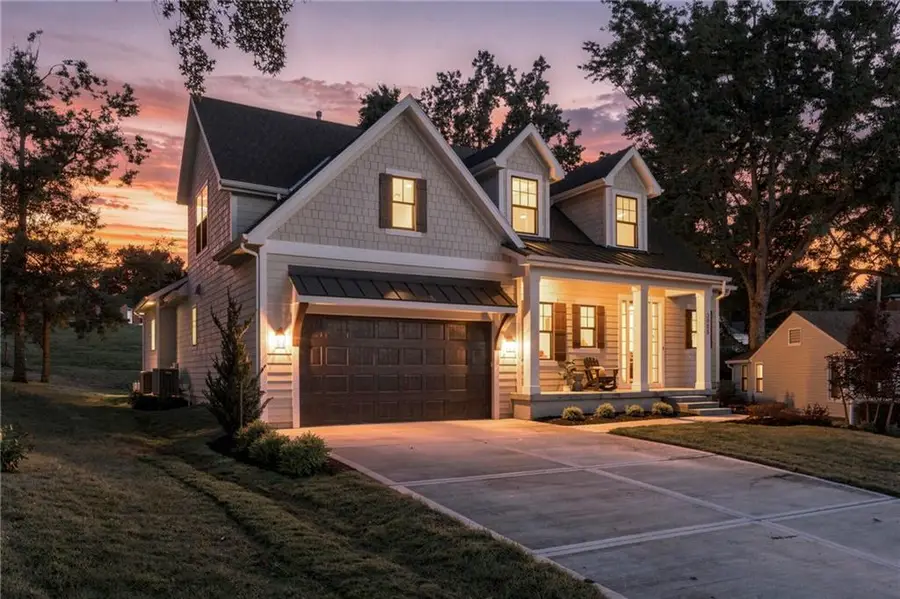 2905 W 72nd Street, Prairie Village, KS 66208 - #2