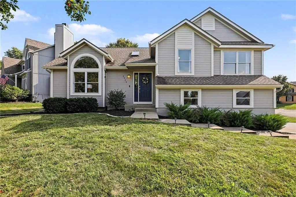 2529 SW 10th Street, Lees Summit, MO 64081 - #1