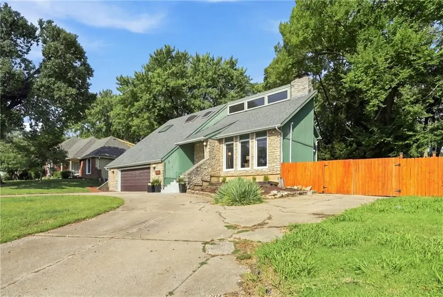 5304 Queal Drive, Shawnee, KS 66203 - #3