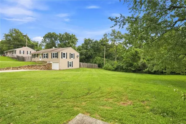 1711 N Hocker Street, Independence, MO 64050