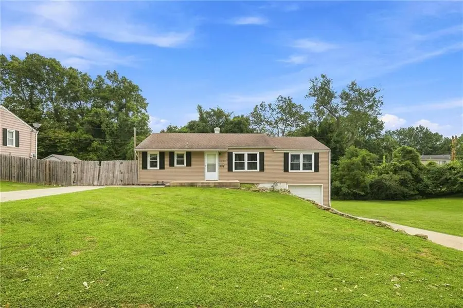 1711 N Hocker Street, Independence, MO 64050 - #2