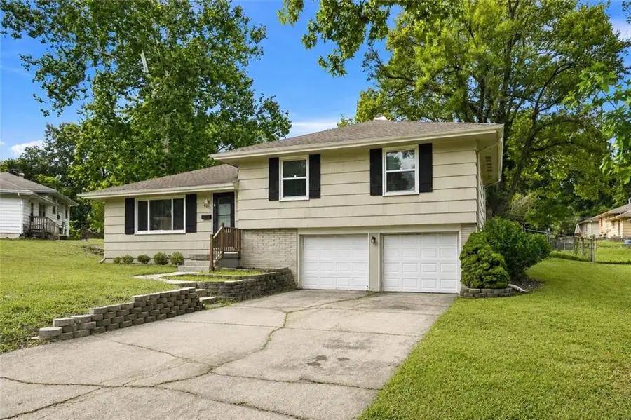 8611 E 85th Street, Raytown, MO 64138 - #3