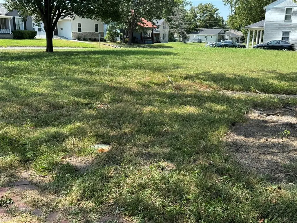 210 S Silver Street, Paola, KS 66071 - #1