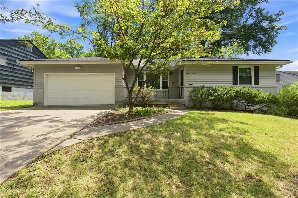 807 W 87th Terrace, Kansas City, MO 64114 - #1