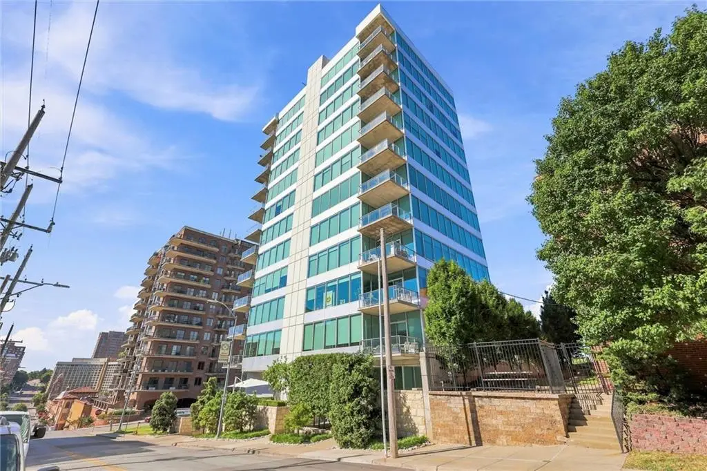 4646 Broadway Street #1S, Kansas City, MO 64112 - #1