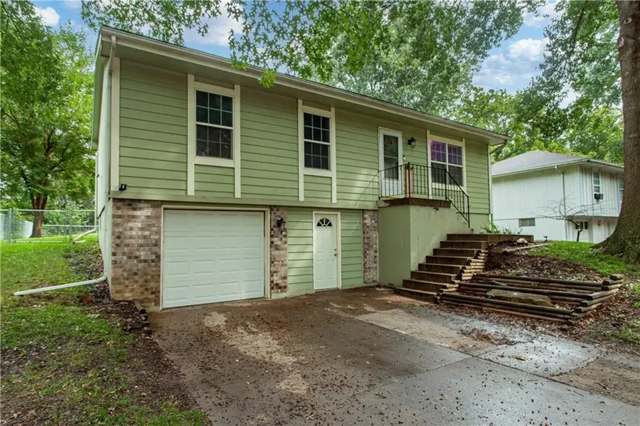 808 SE 19th Street, Oak Grove, MO 64075 - #2